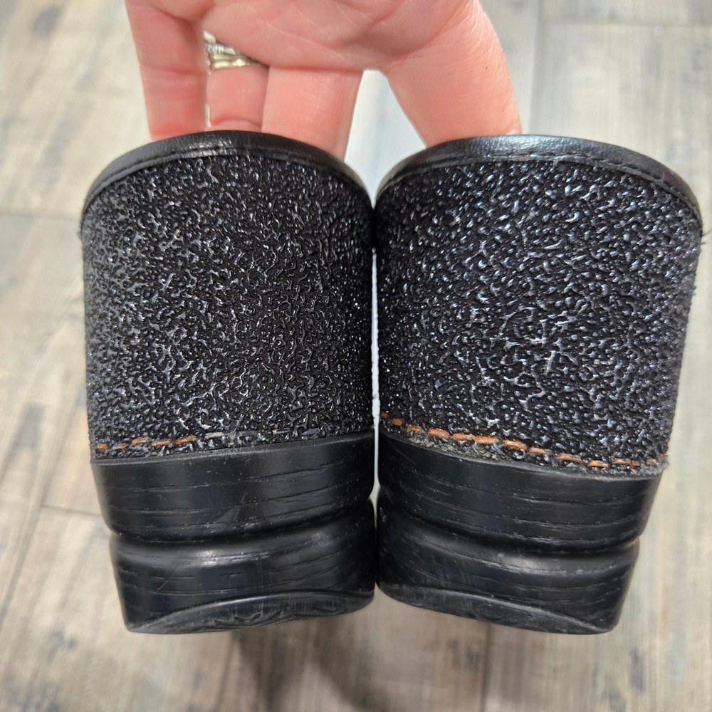 Dansko Professional Black Glitter Stingray Textured Leather Clogs 9.5 40 Comfort - Picture 5 of 6